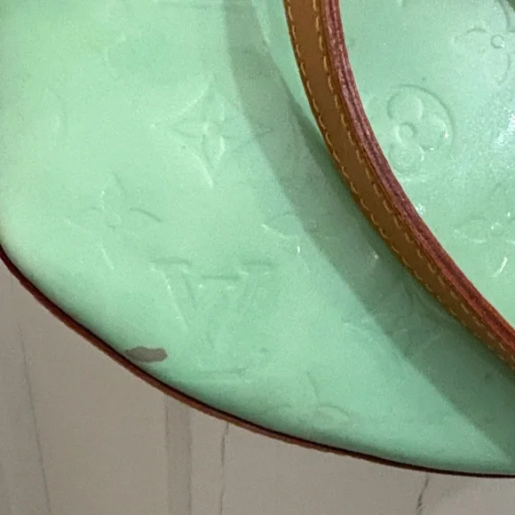 Authentic Vintage 1998 Louis Vuitton Biscayne Bag in Peppermint - Picture 8 of 16